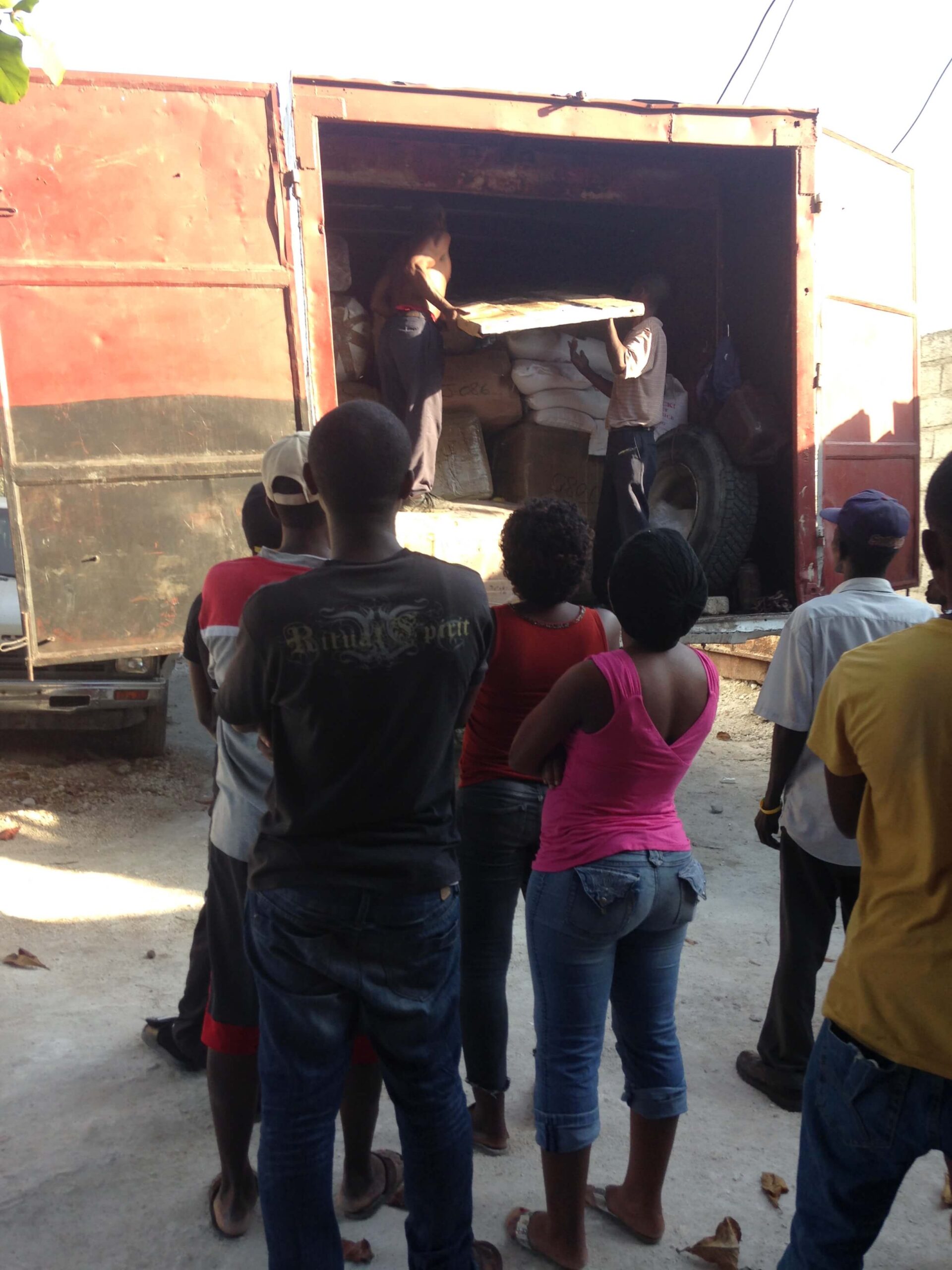 Food Distribution Haiti - Earthquake (7)