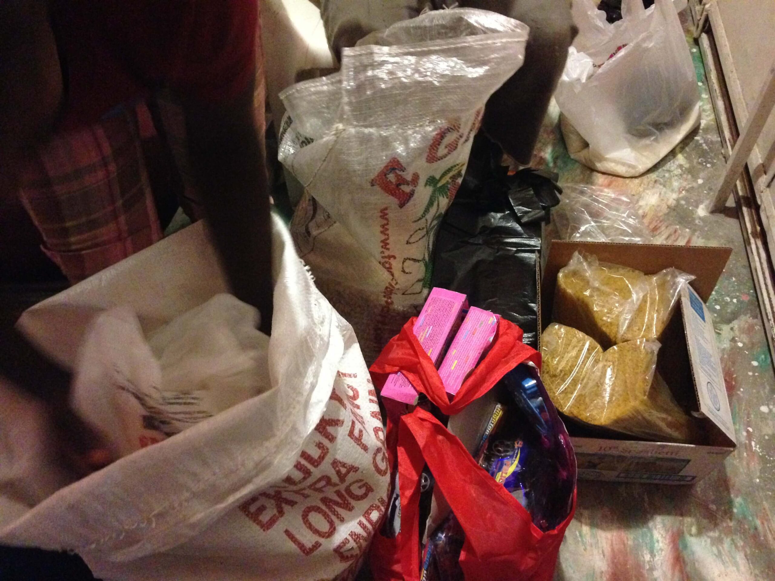 Food Distribution Haiti - Earthquake (9)